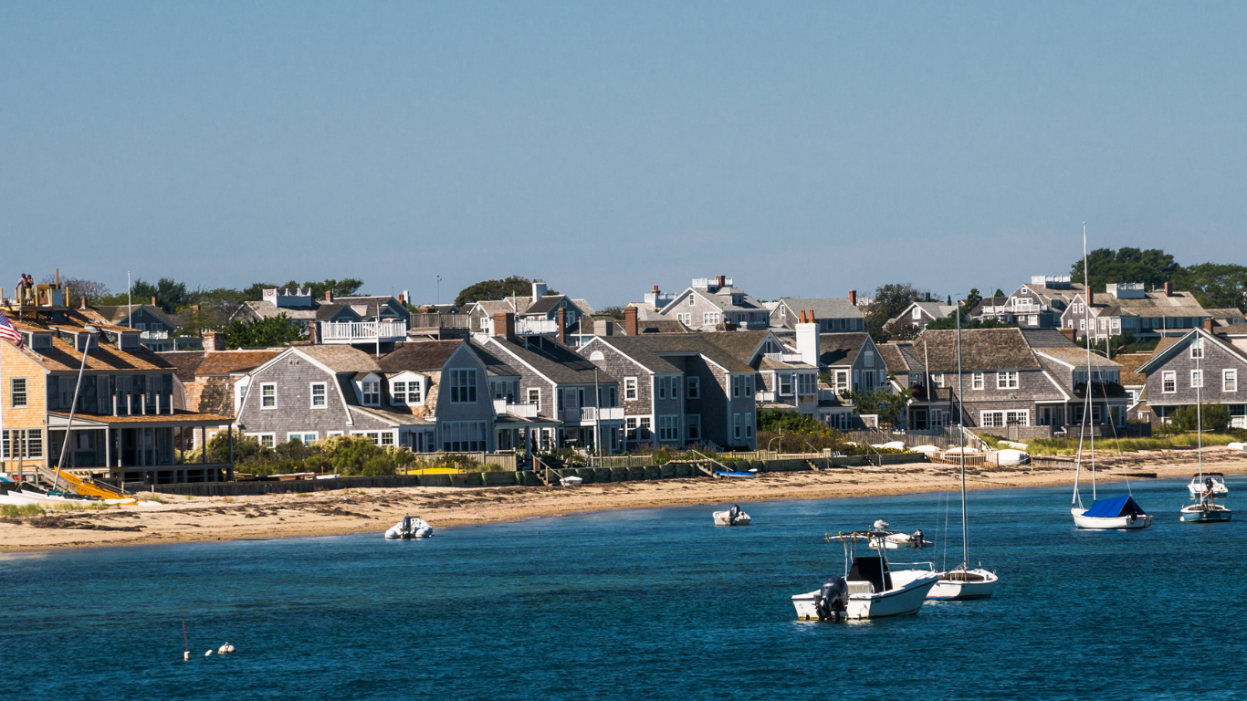 Nantucket houses harbor housing study
